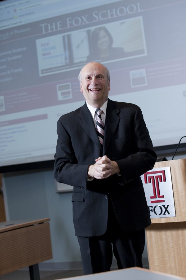 CNN’s Alex Wellen speaks to students during one of Fox School of Business professor Dr. Samuel Hodge’s recent classes.