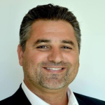 Julio Avael author picture