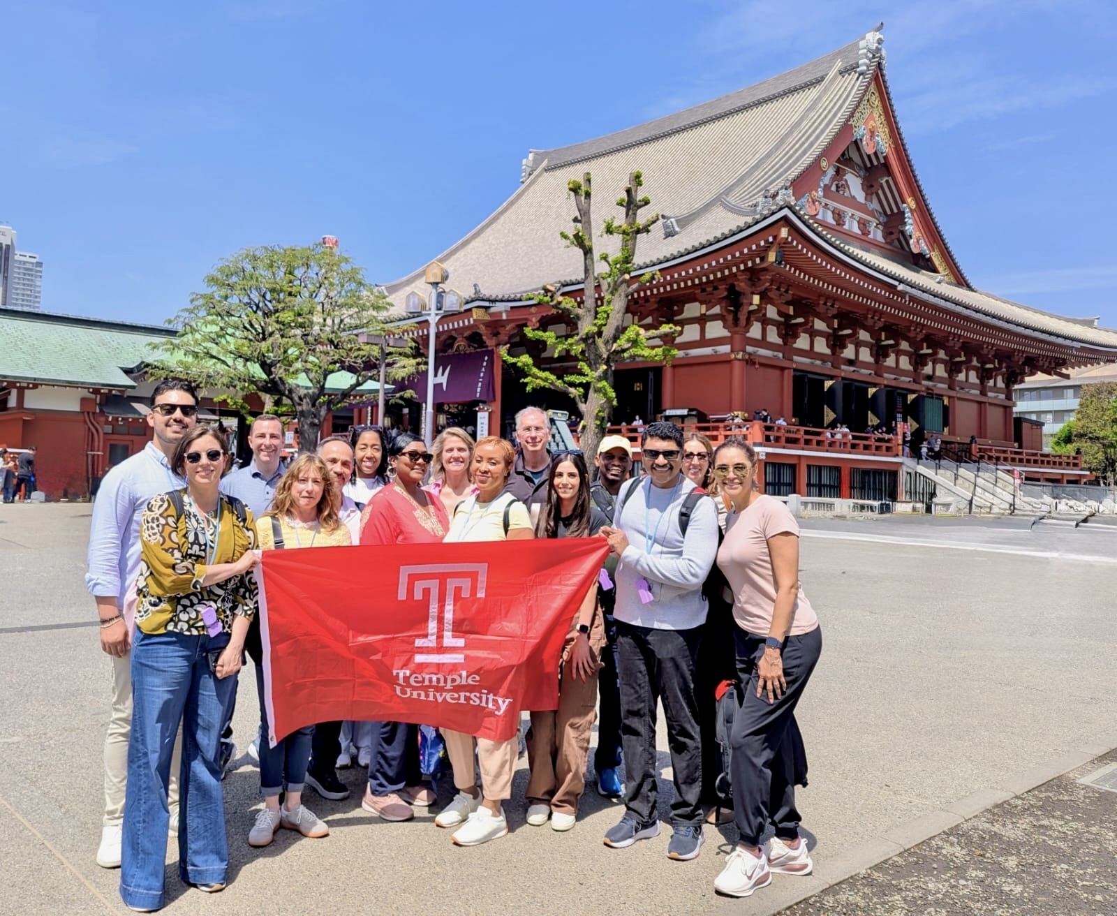 In addition to educational company sessions, the Japan immersion saw the EMBA cohort visiting cultural sites around the country.